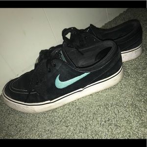 Black and mint Stefan Janoski Nikes